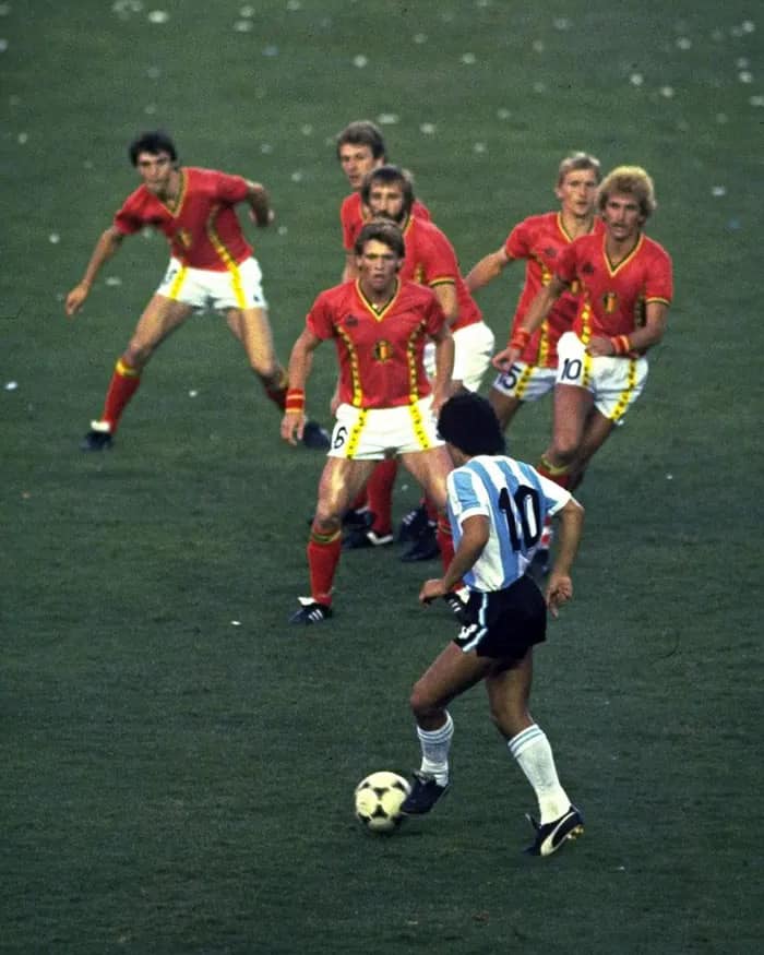 maradona6 1 ETERNAL DIEGO: A 10-PHOTO TRIBUTE TO THE BEST '10' OF ALL TIME MBP School of coaches