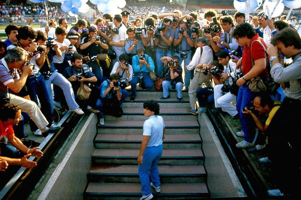 maradona8 ETERNAL DIEGO: A 10-PHOTO TRIBUTE TO THE BEST '10' OF ALL TIME MBP School of coaches