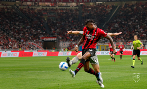 Lee más sobre el artículo Rafael Leão en AC Milan: ¿Lograrán el título 11 años después?