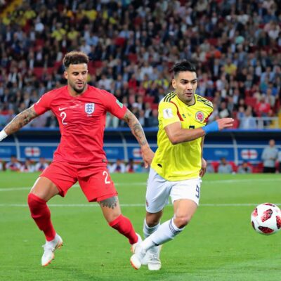 ¿Cómo debe comportarse el lateral en situaciones de igualdad o inferioridad numérica?