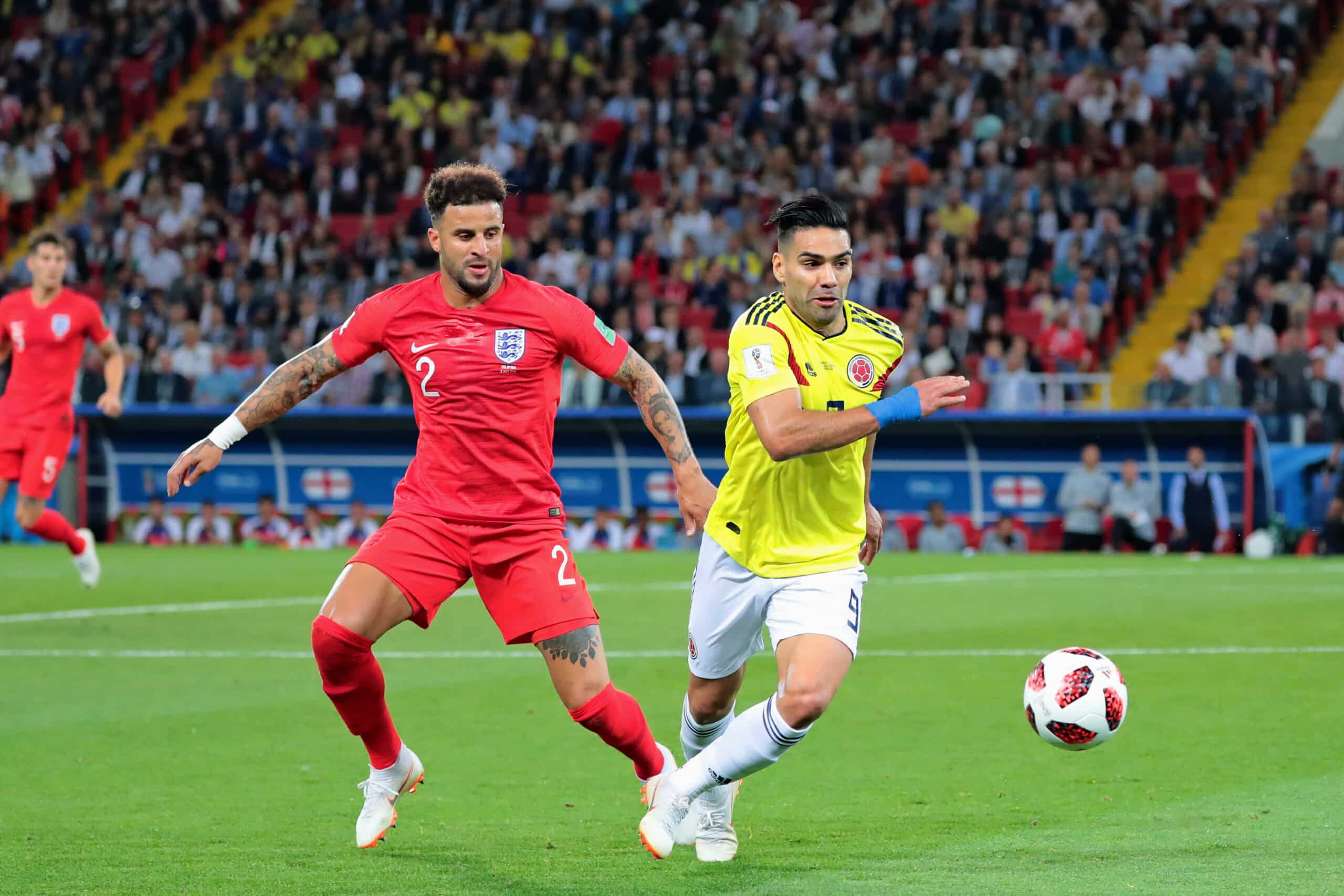 En este momento estás viendo ¿Cómo debe comportarse el lateral en situaciones de igualdad o inferioridad numérica?