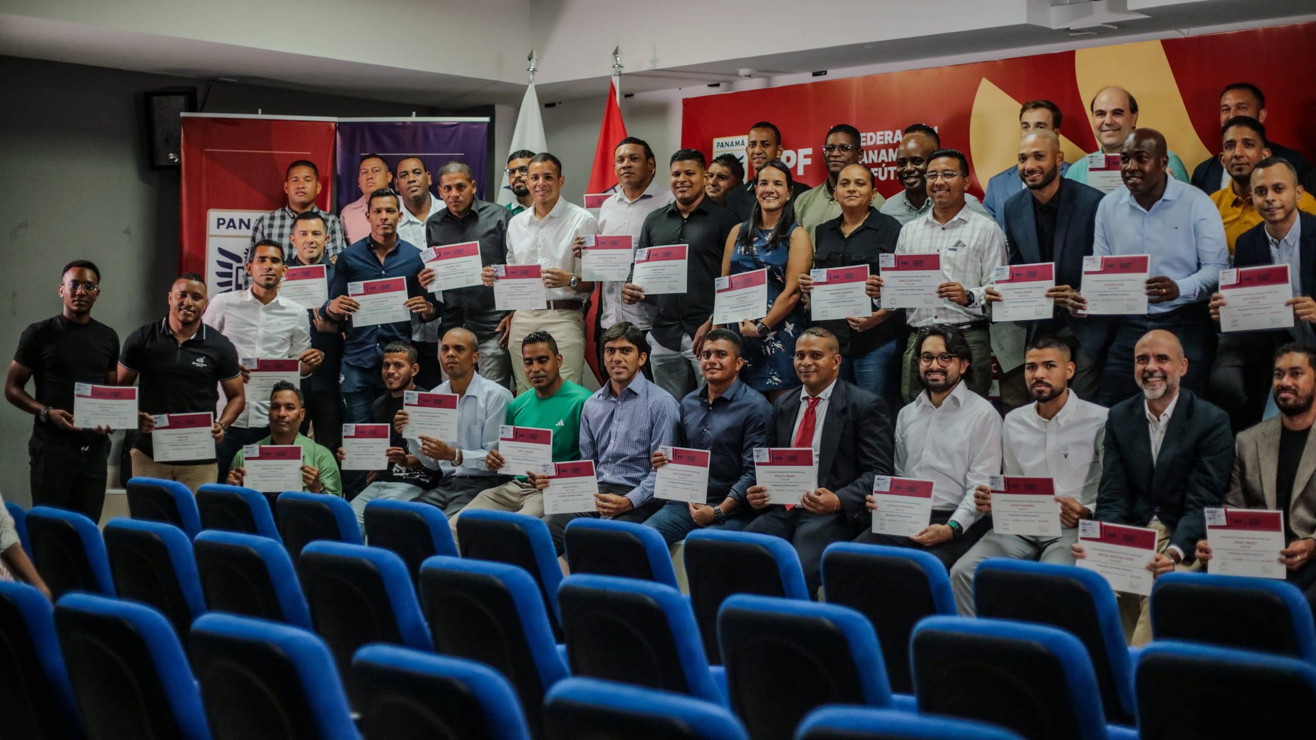 En este momento estás viendo Federación Panameña de Fútbol y Coaches’ Voice lanzan plataforma de educación continua para la renovación de licencias